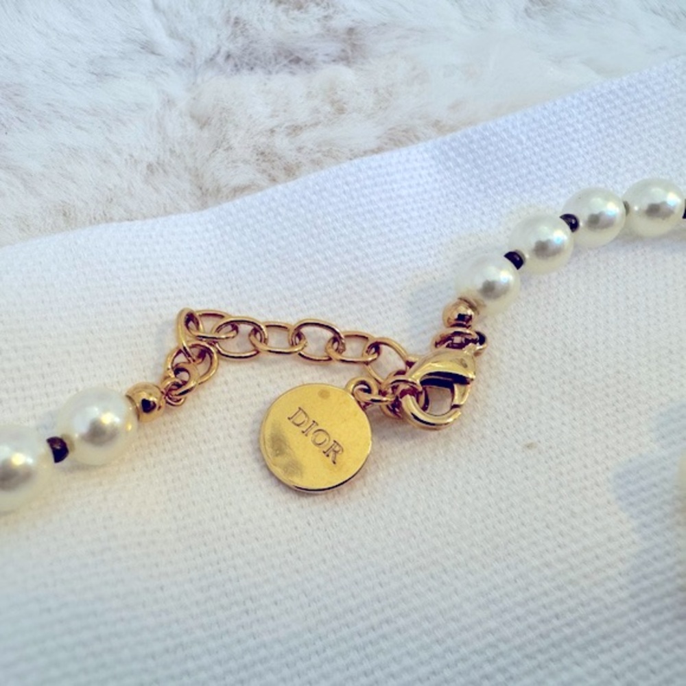 Dior Pearl & CD Logo Choker Necklace - Picture 3 of 6